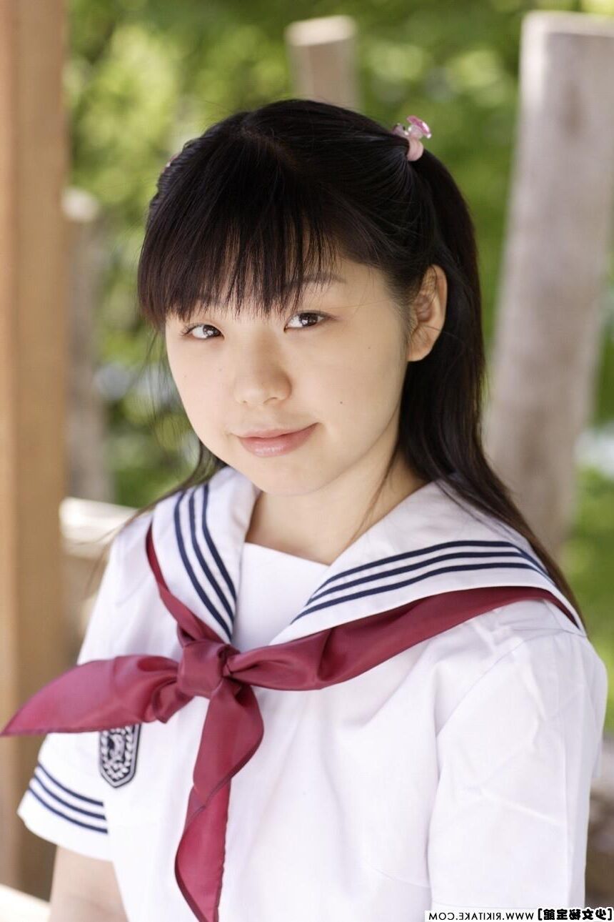 Modèle de nu japonais Risako nakahara