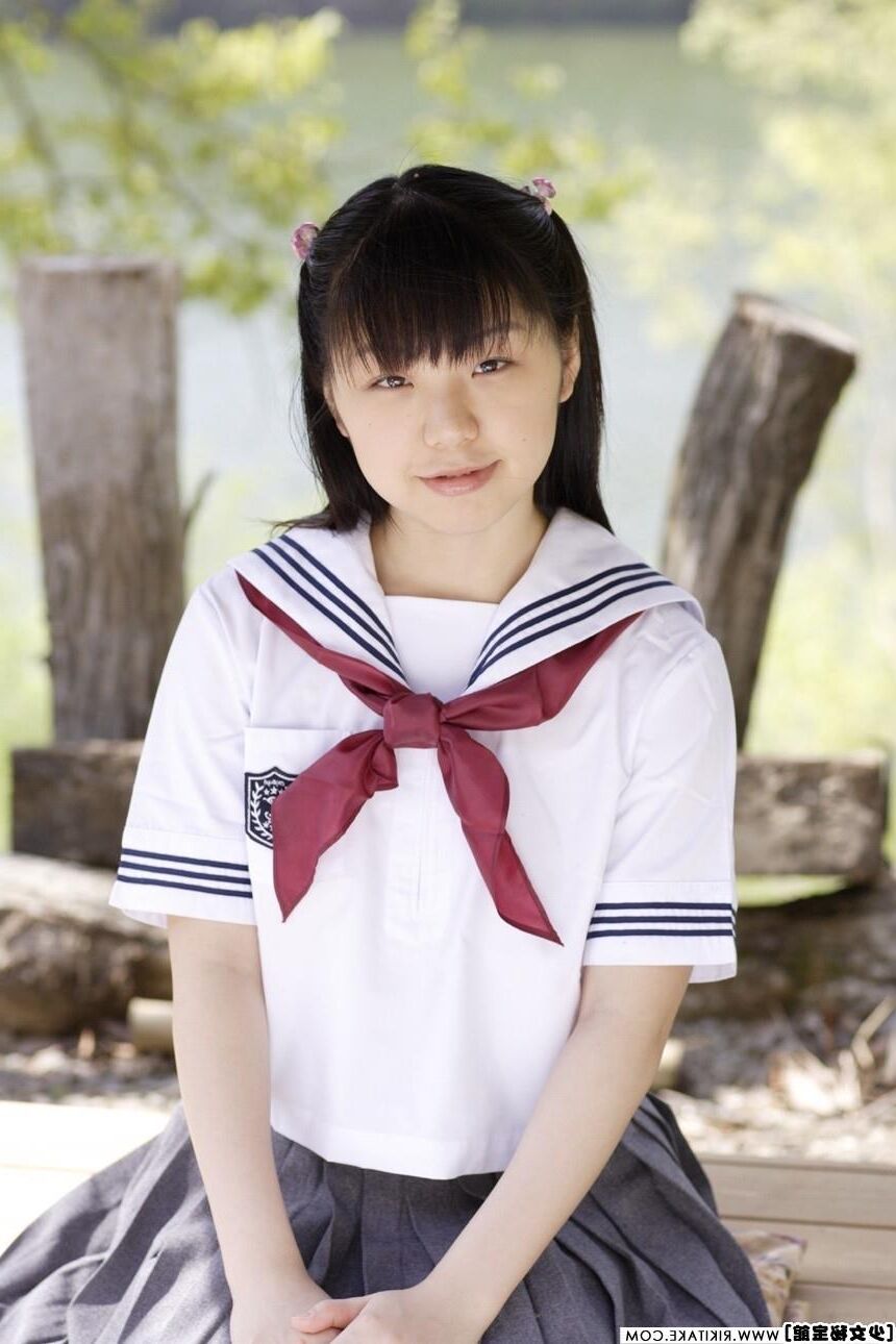 Modèle de nu japonais Risako nakahara