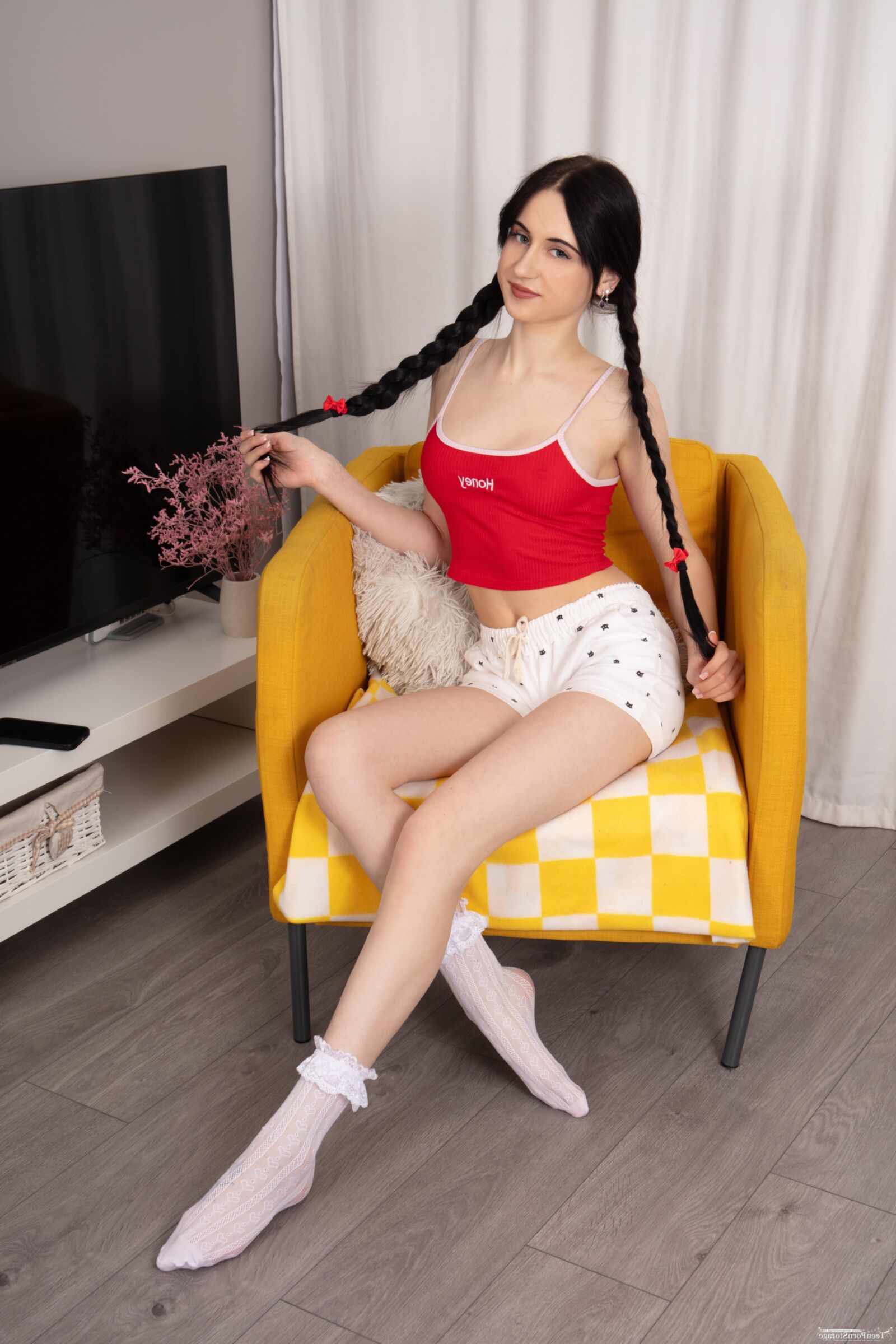 Teenpornstorage Amanda Good Side