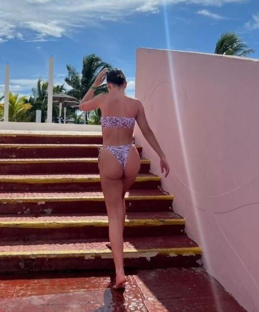 Miembros en bikinis