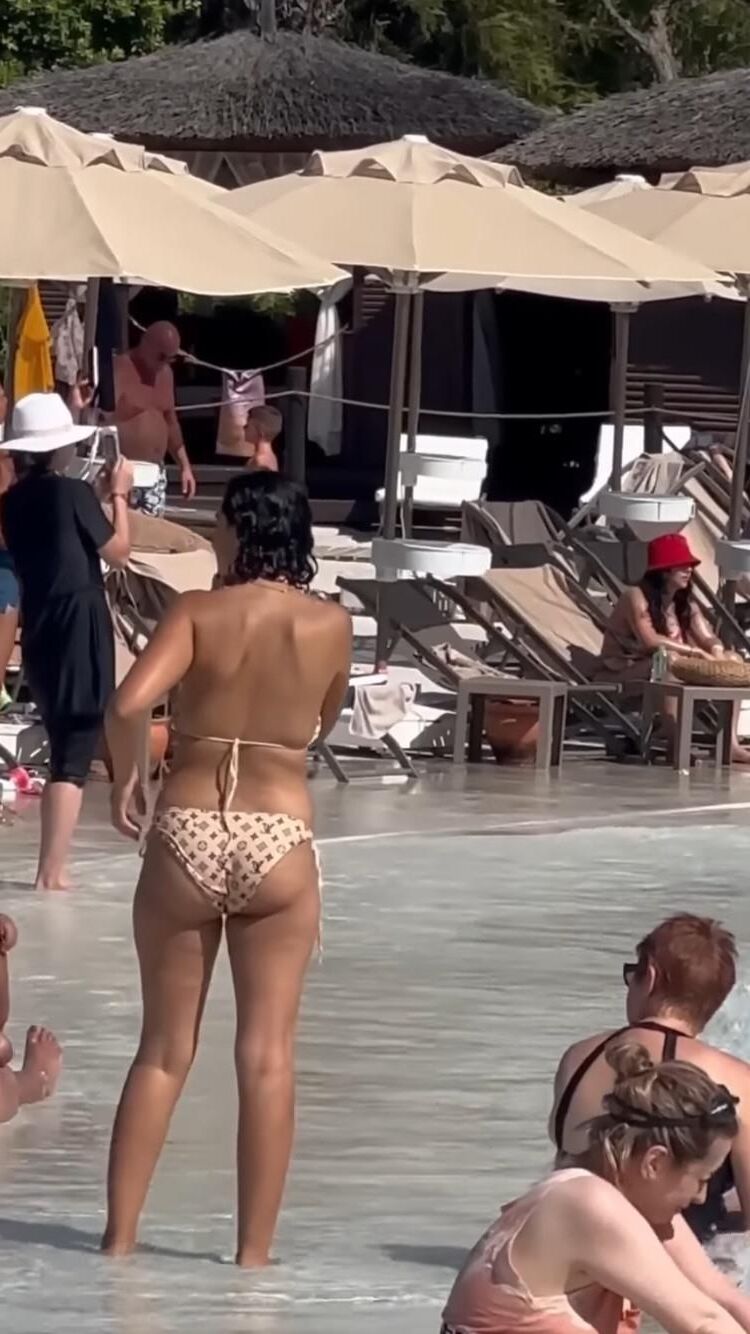 Summer voyeur