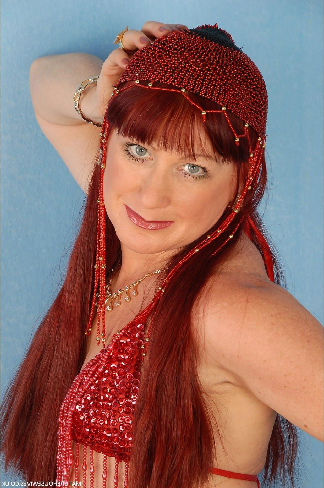 Belly dancer Esmeralda's nice pussy.