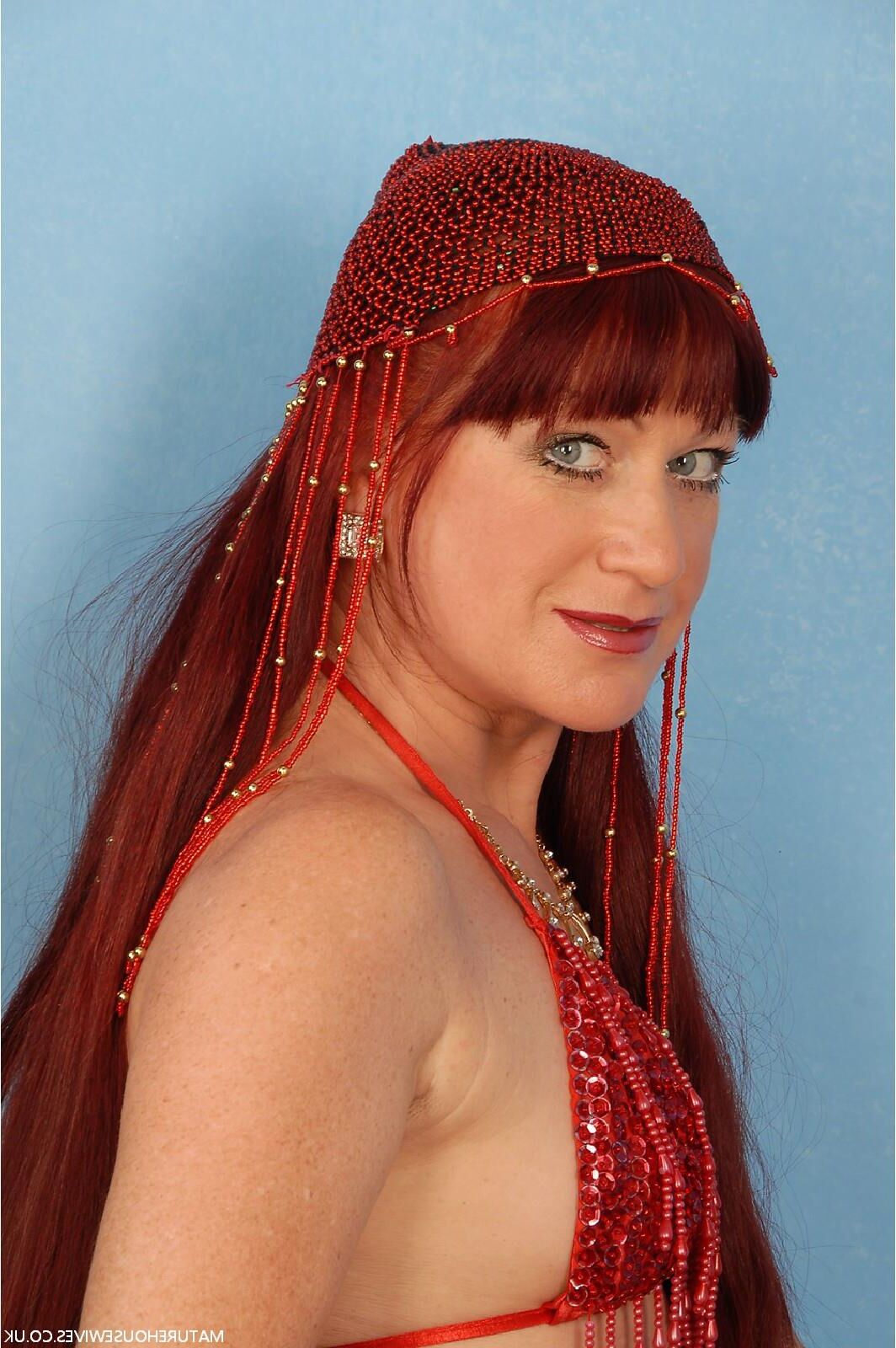 Belly dancer Esmeralda's nice pussy.
