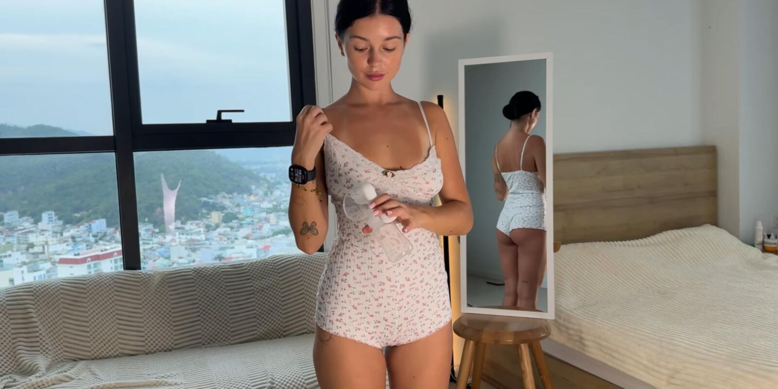 Brunette milking tits