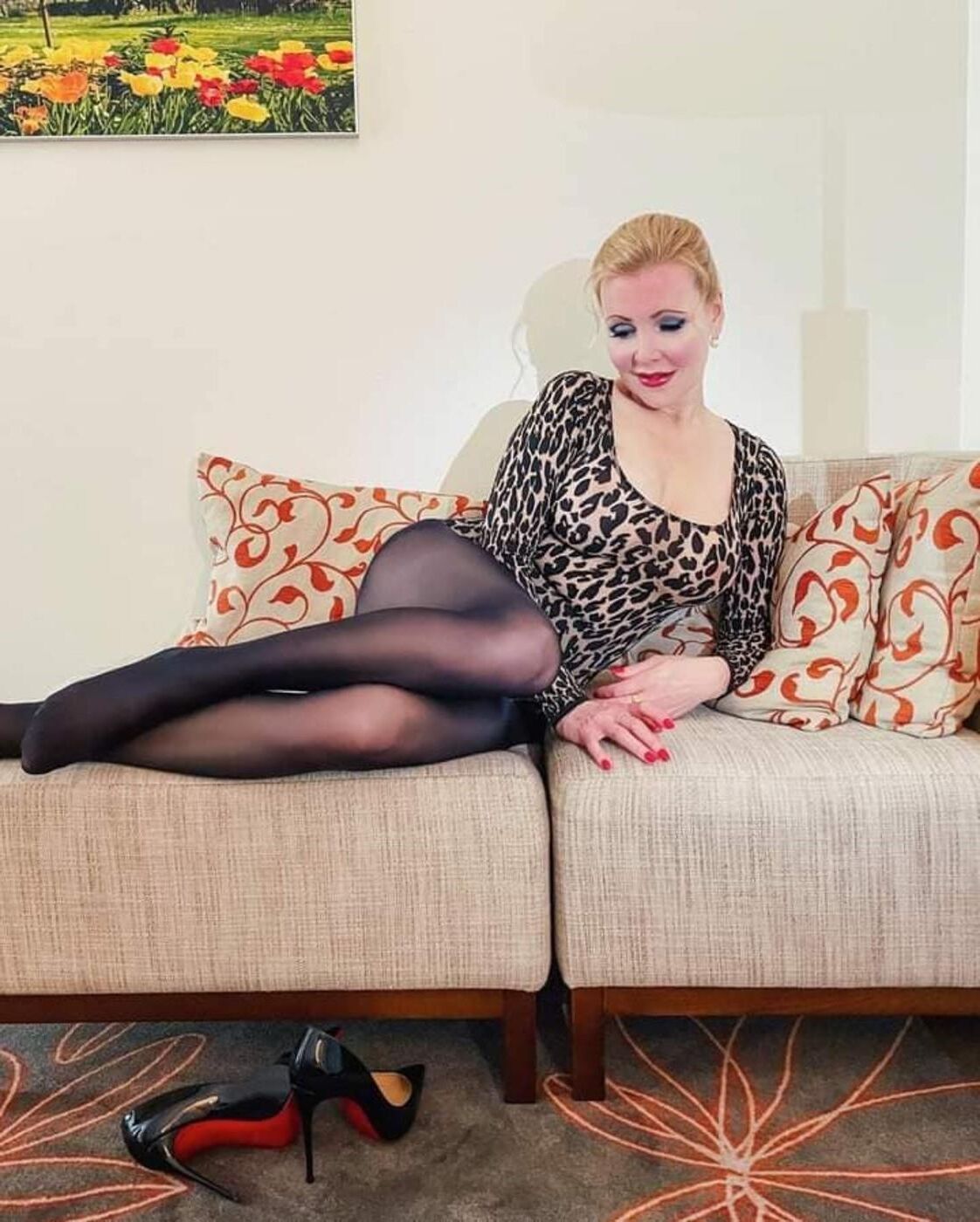 hot pantyhosed legs