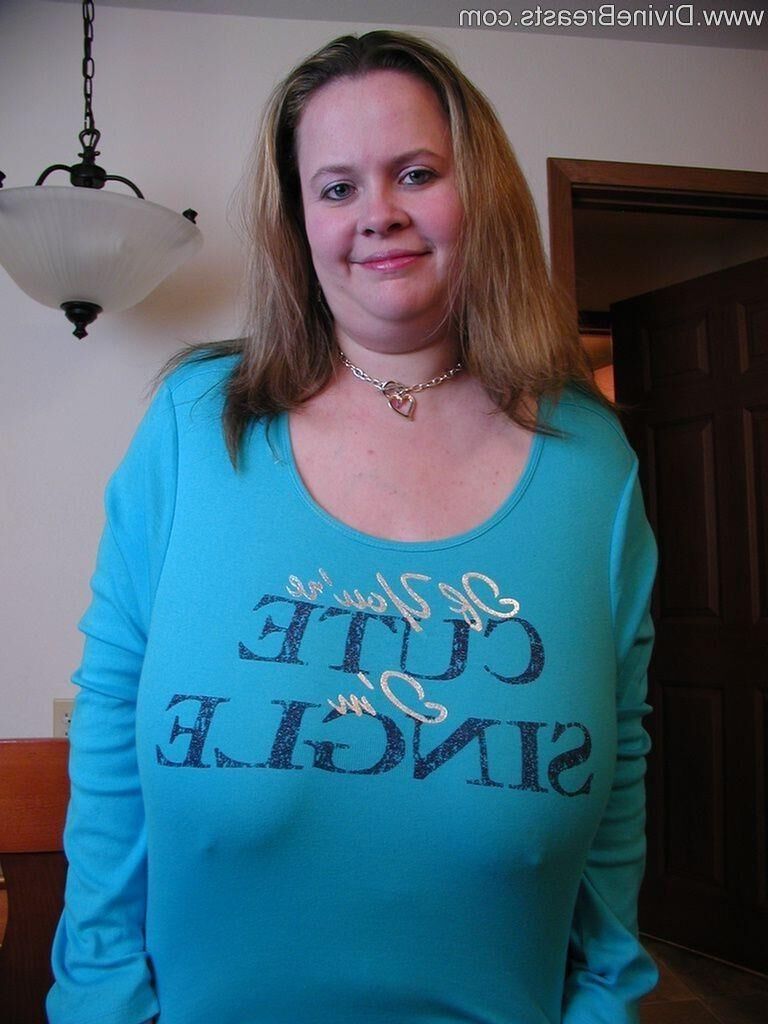 Sweatermeat Stars: Senhoras com peitos tímidos!
