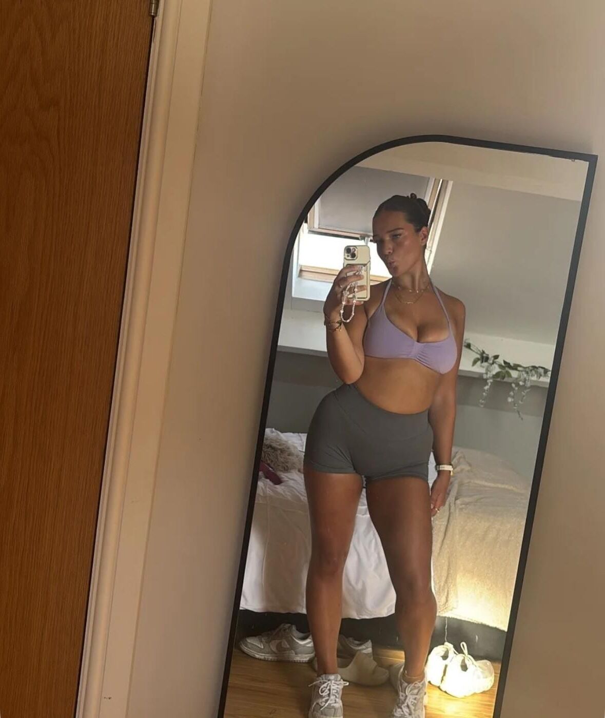 Brit Sluts Selfies