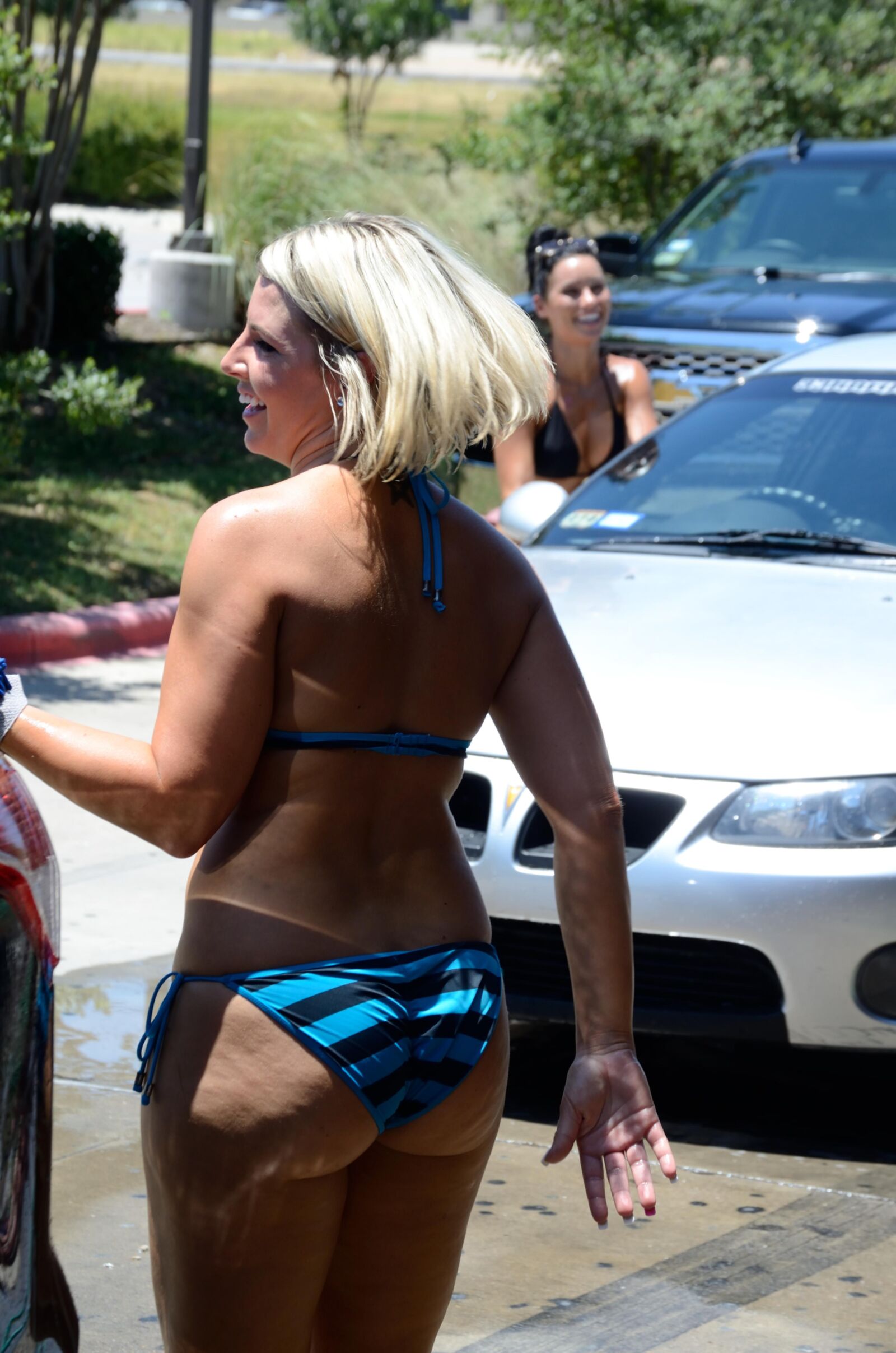 Linda Big Booty Blonde Carwash Milf