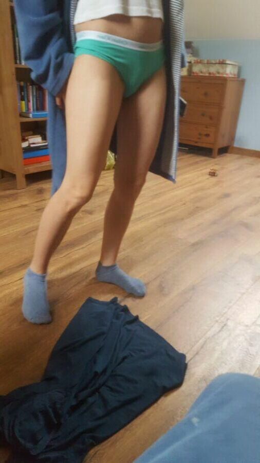 Skinny Polish Cameltoequeen Maja in green undies