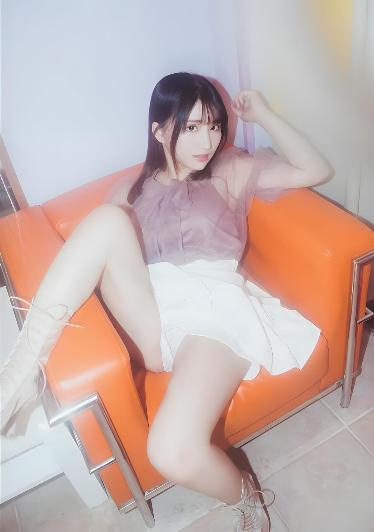 Karen Yuzuriha Escape