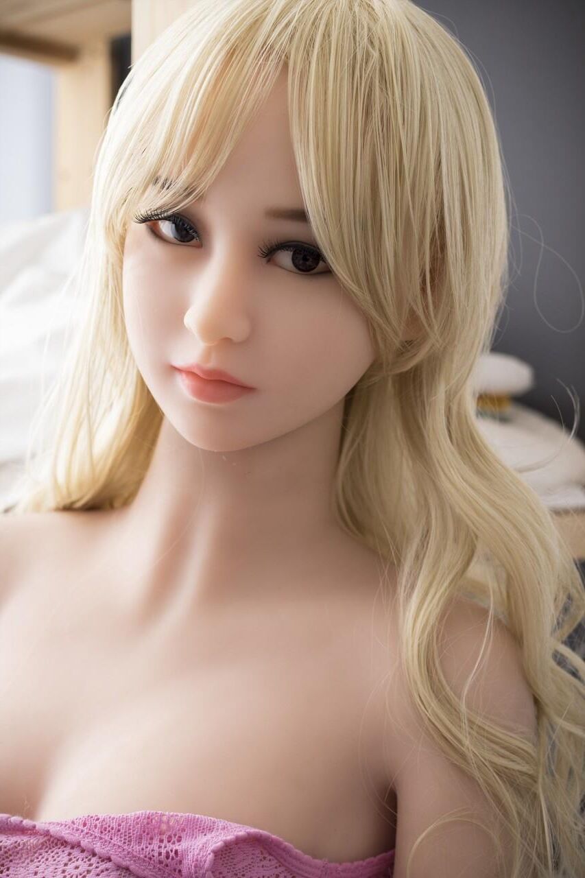 Lovely silicon sexdolls