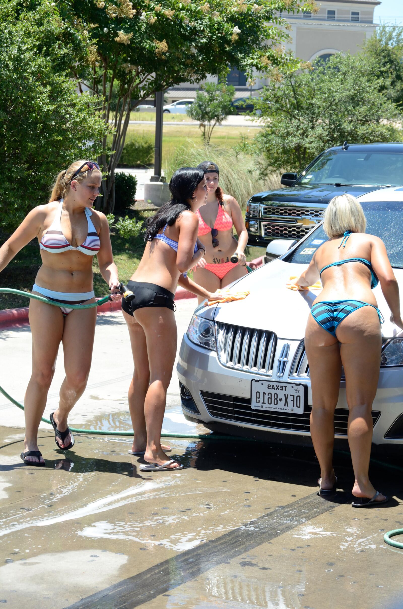 Linda Big Booty Blonde Carwash Milf