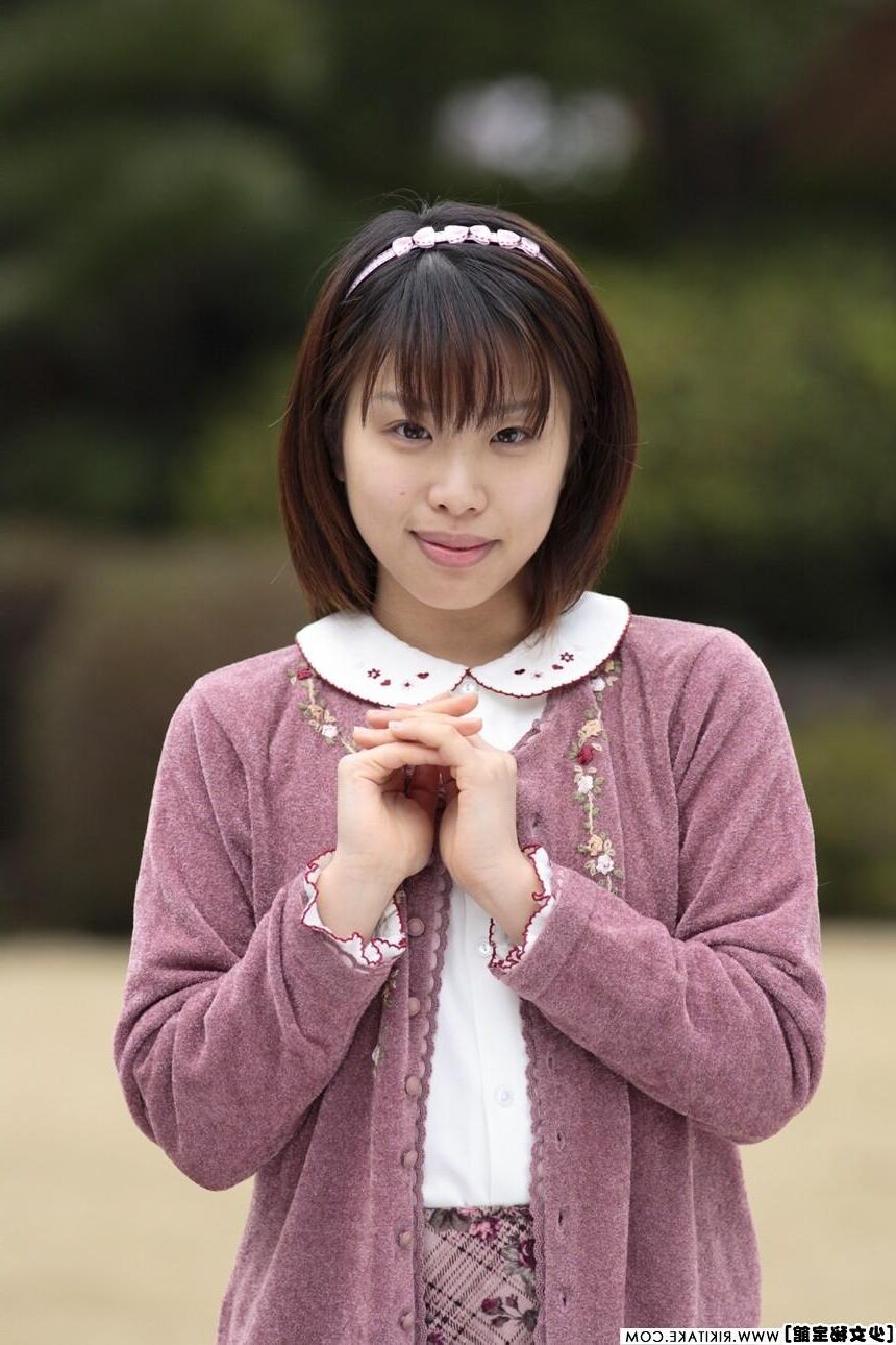Modèle de nu japonais Nami sudo