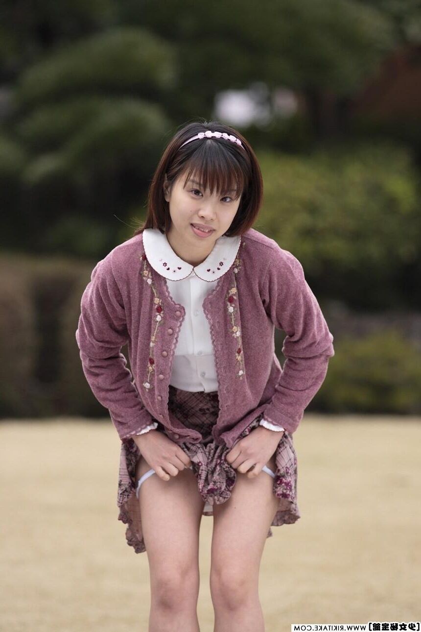 Modèle de nu japonais Nami sudo