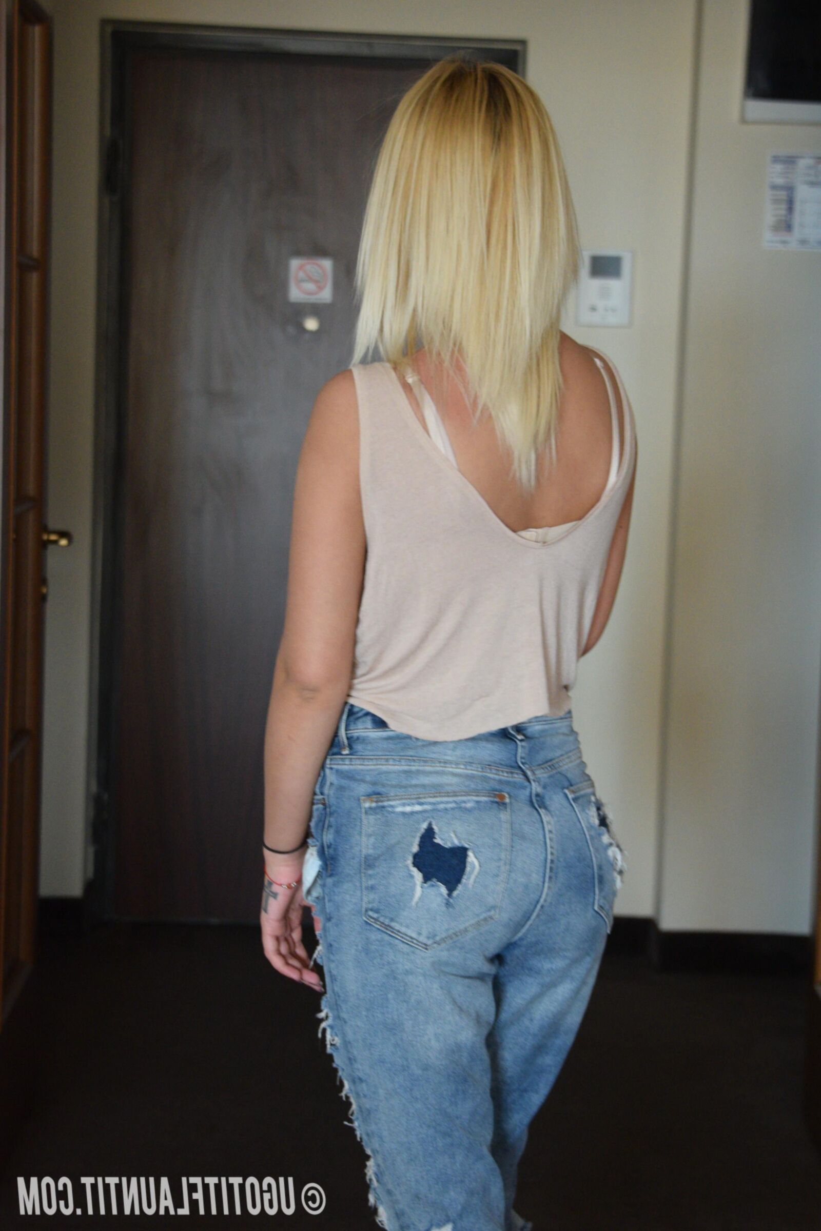 u got it flaunt it  Ambra Part 