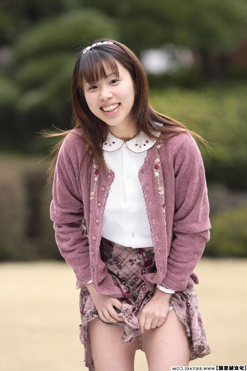 Modèle de nu japonais Nami sudo