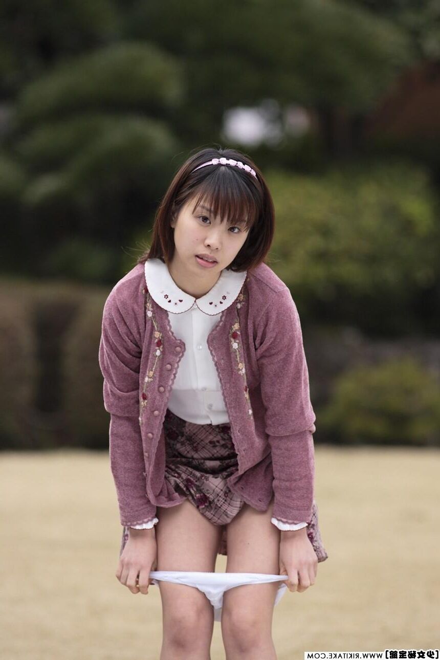 Modèle de nu japonais Nami sudo