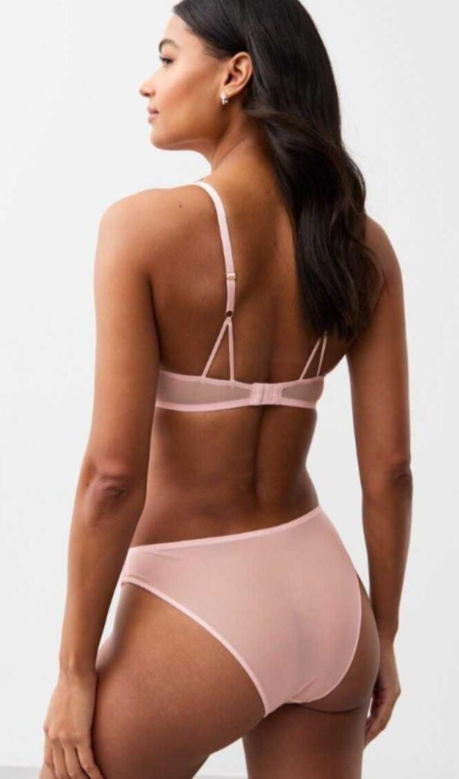Mezcla de lencería y bikini