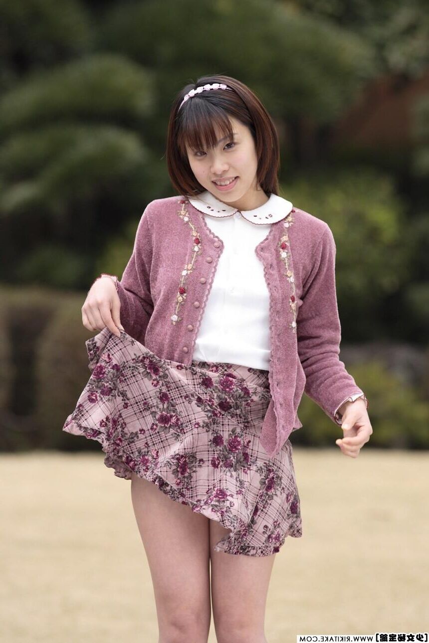 Modèle de nu japonais Nami sudo