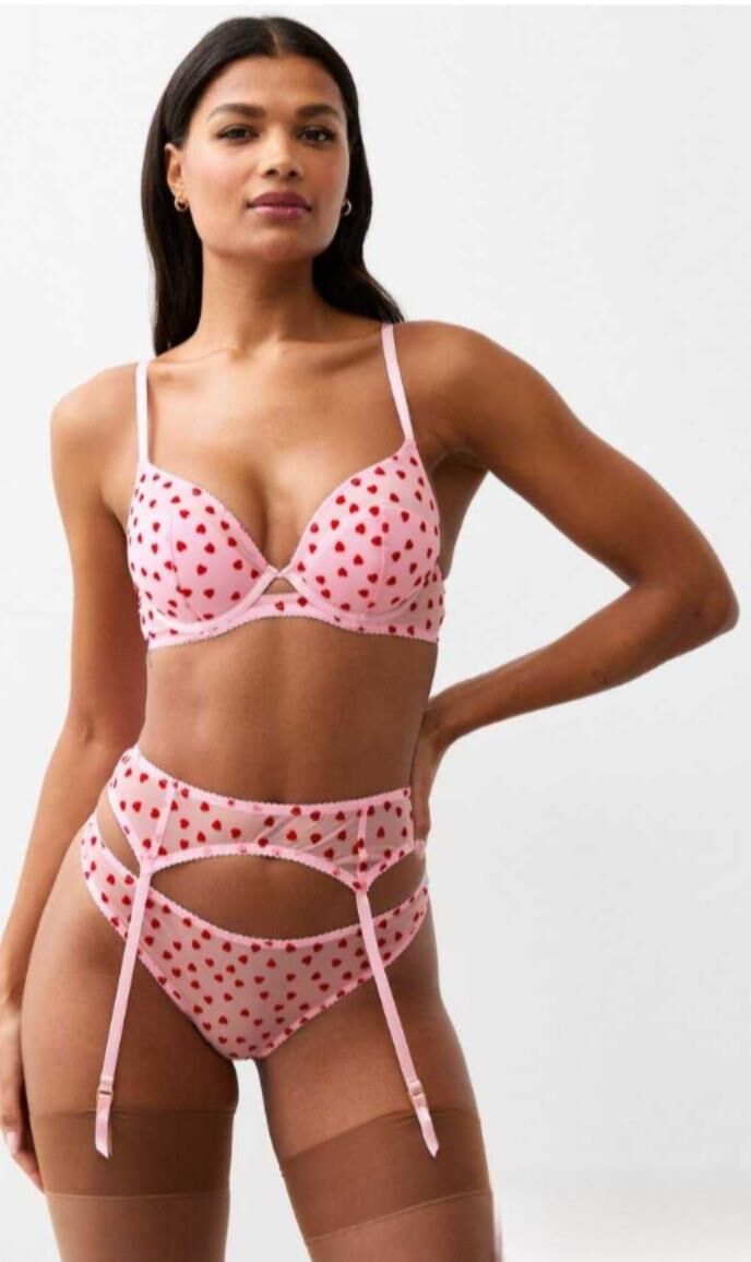 Mezcla de lencería y bikini