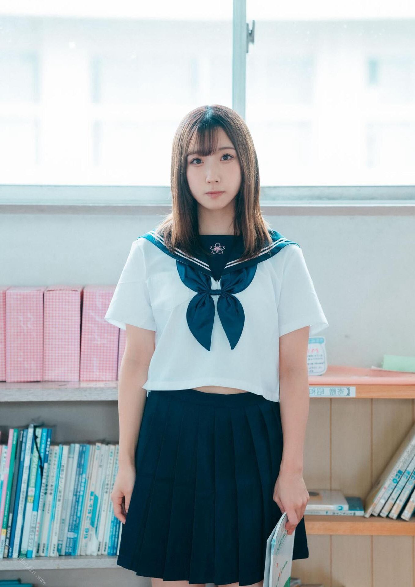 Momo Taiga Gravure Photo Book Shun