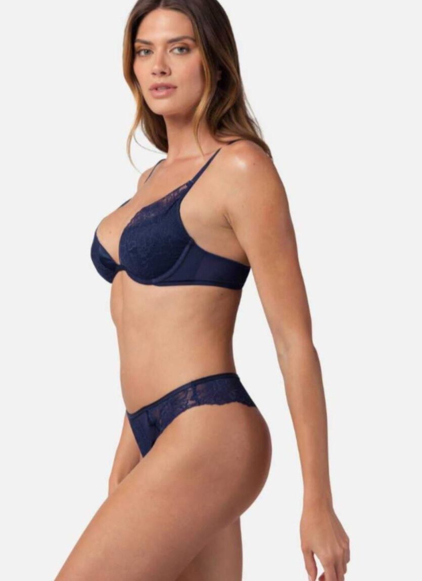 Mezcla de lencería y bikini