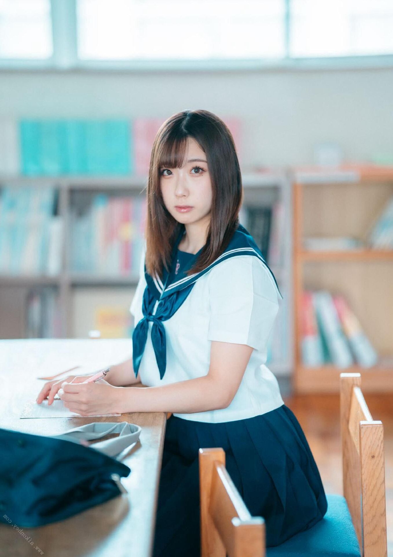 Momo Taiga Gravure Photo Book Shun