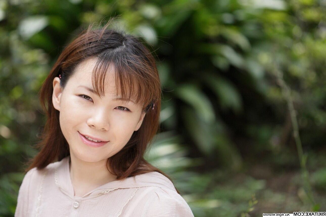 Modèle de nu japonais Tomomi Yasuda