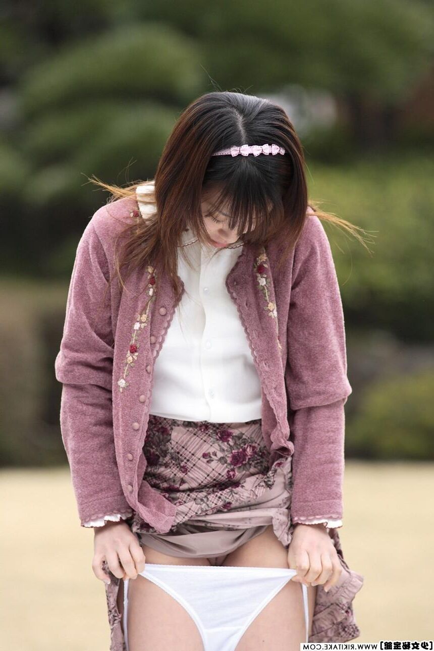 Modèle de nu japonais Nami sudo