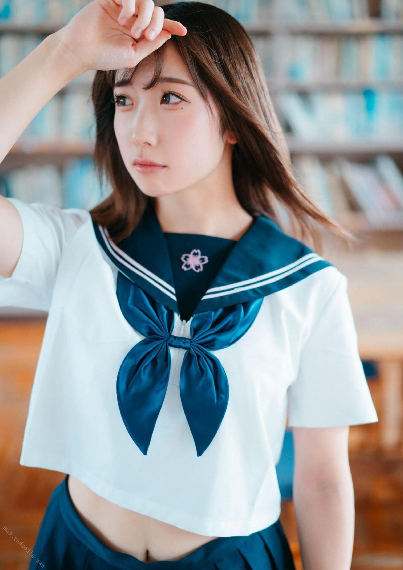 Momo Taiga Gravure Photo Book Shun