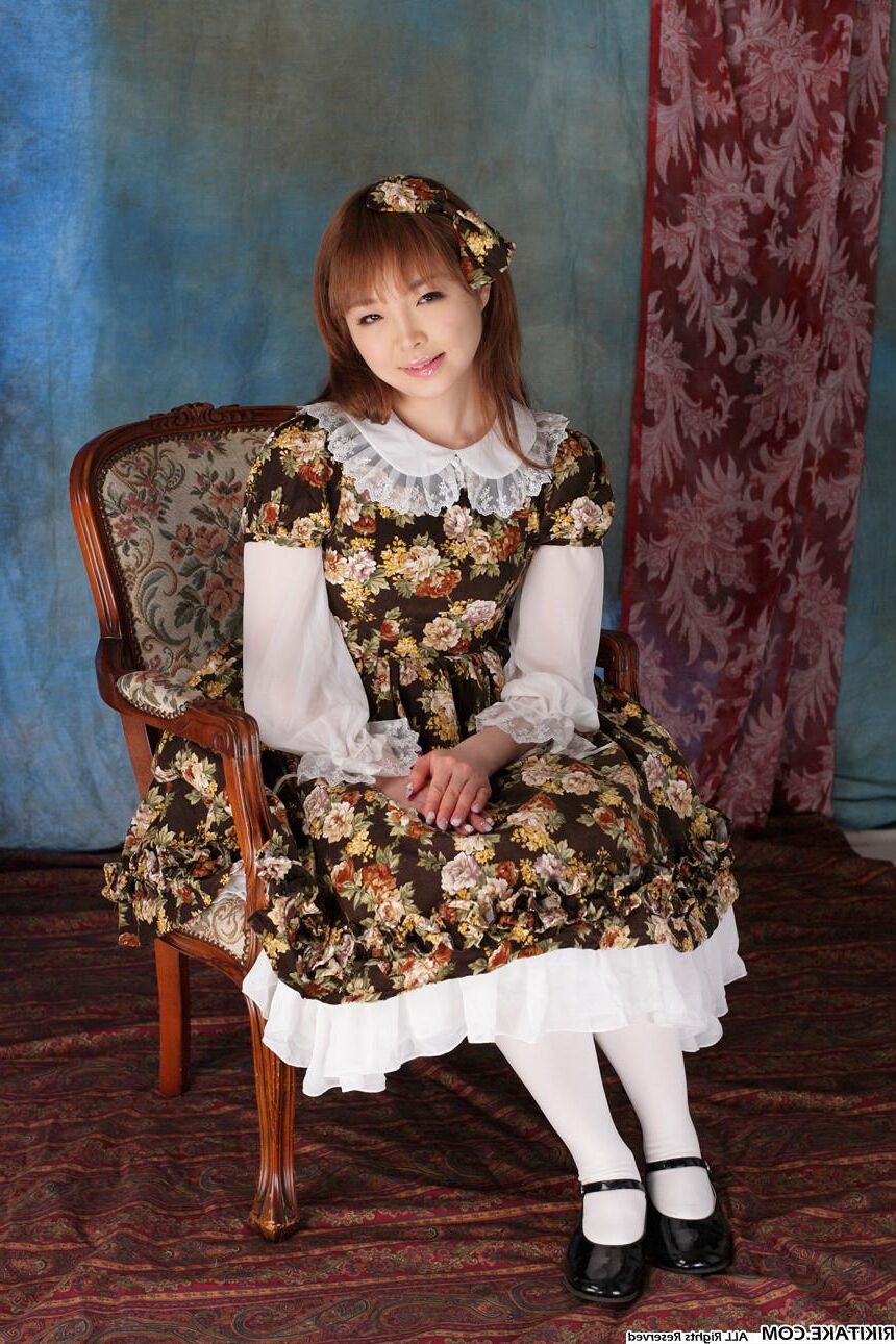 Modèle de nu japonais Hisano Noda