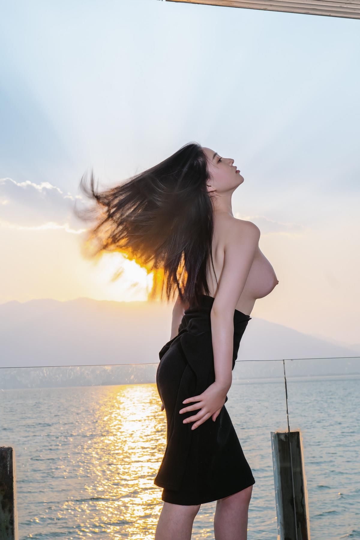 Nian Nian Cosplay Erhai Lake