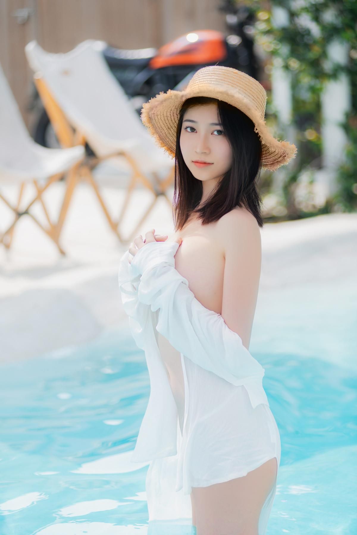 Nian Nian Cosplay Summer Limited Pool