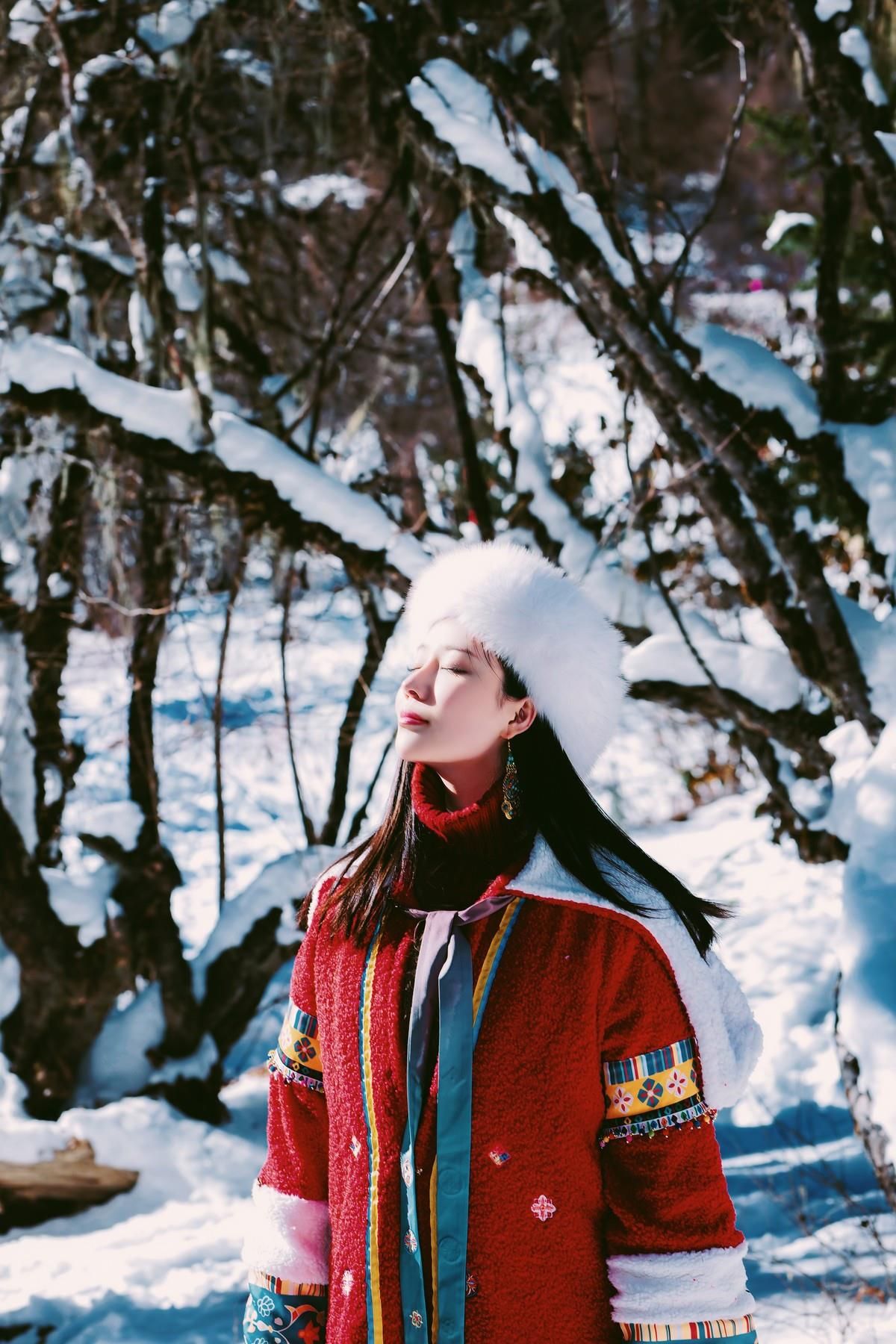 Nian Nian Cosplay Abaspicious Snow Geralls хороший урожай