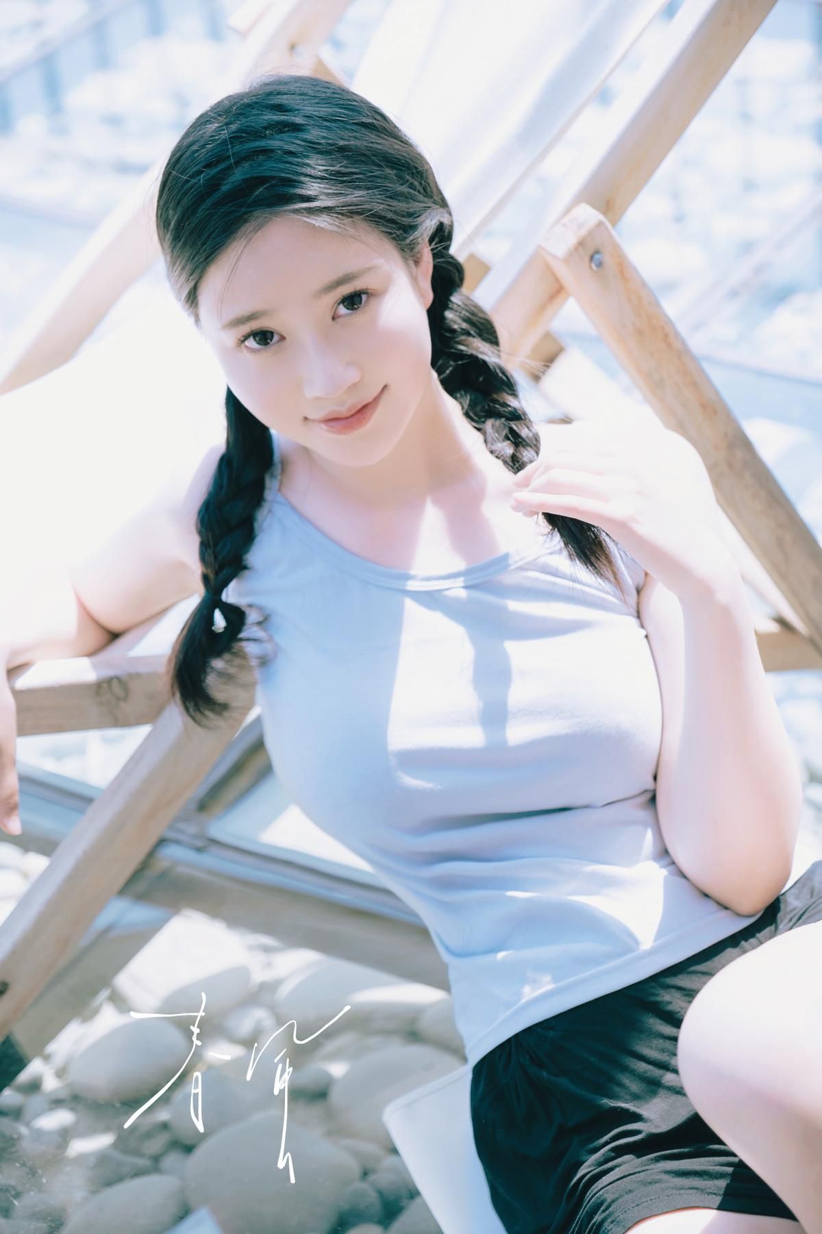 Nian Nian Cosplay Spring Breeze