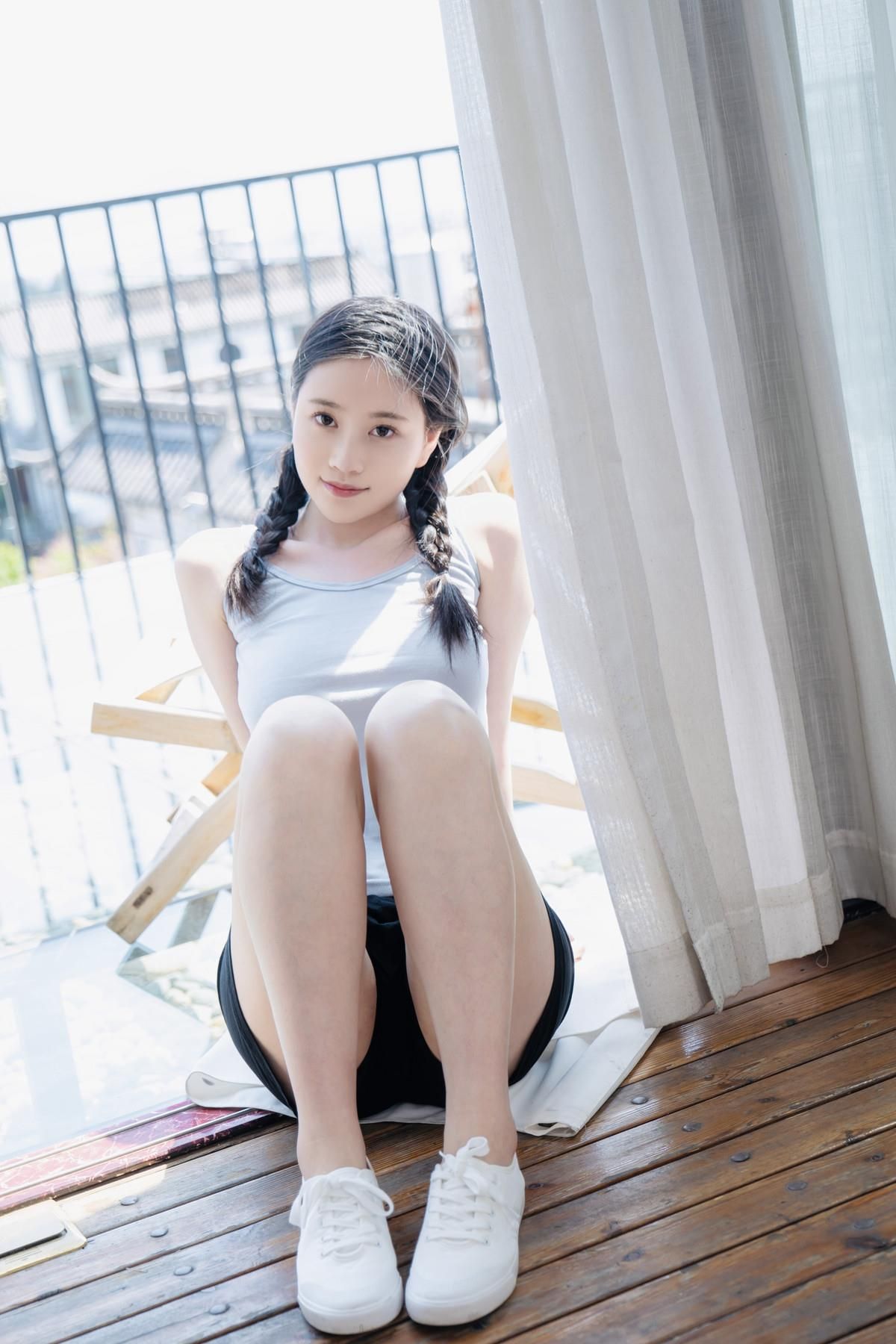 Nian Nian Cosplay Spring Breeze