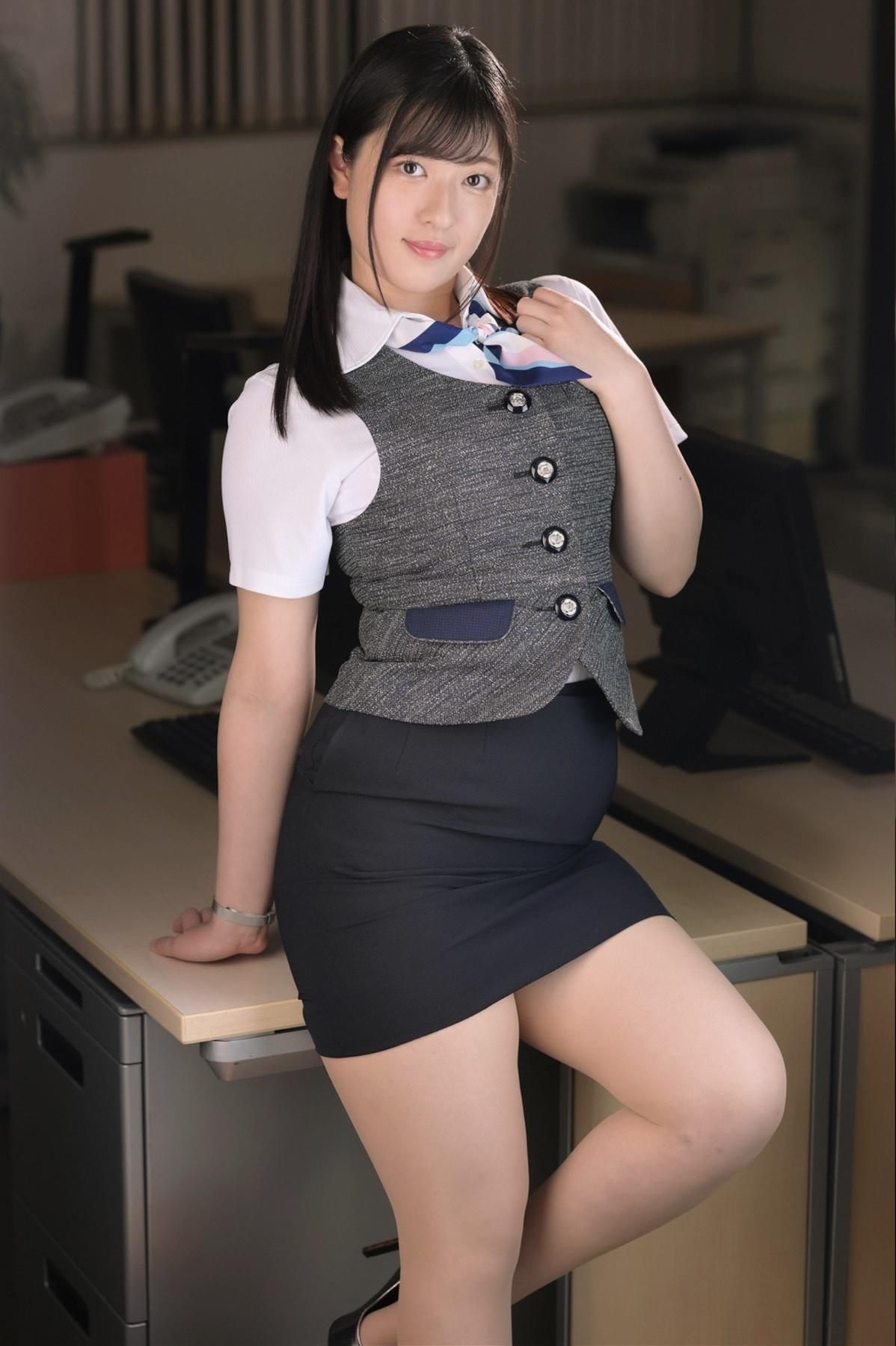 Kobato Mugi Tobling Work Lady Vol.
