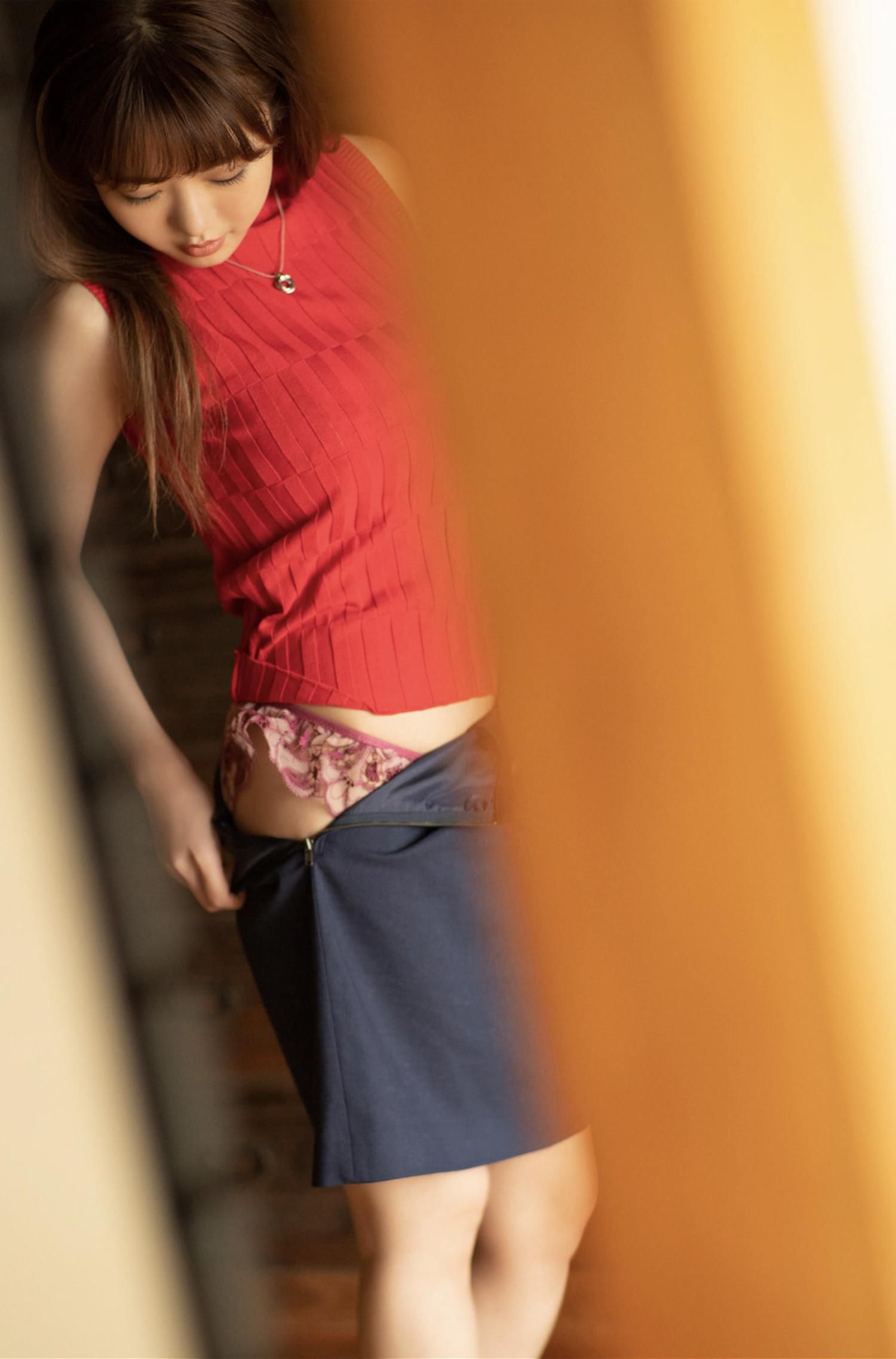 Reona Tomiyasu Peeking at the Girl Next Door