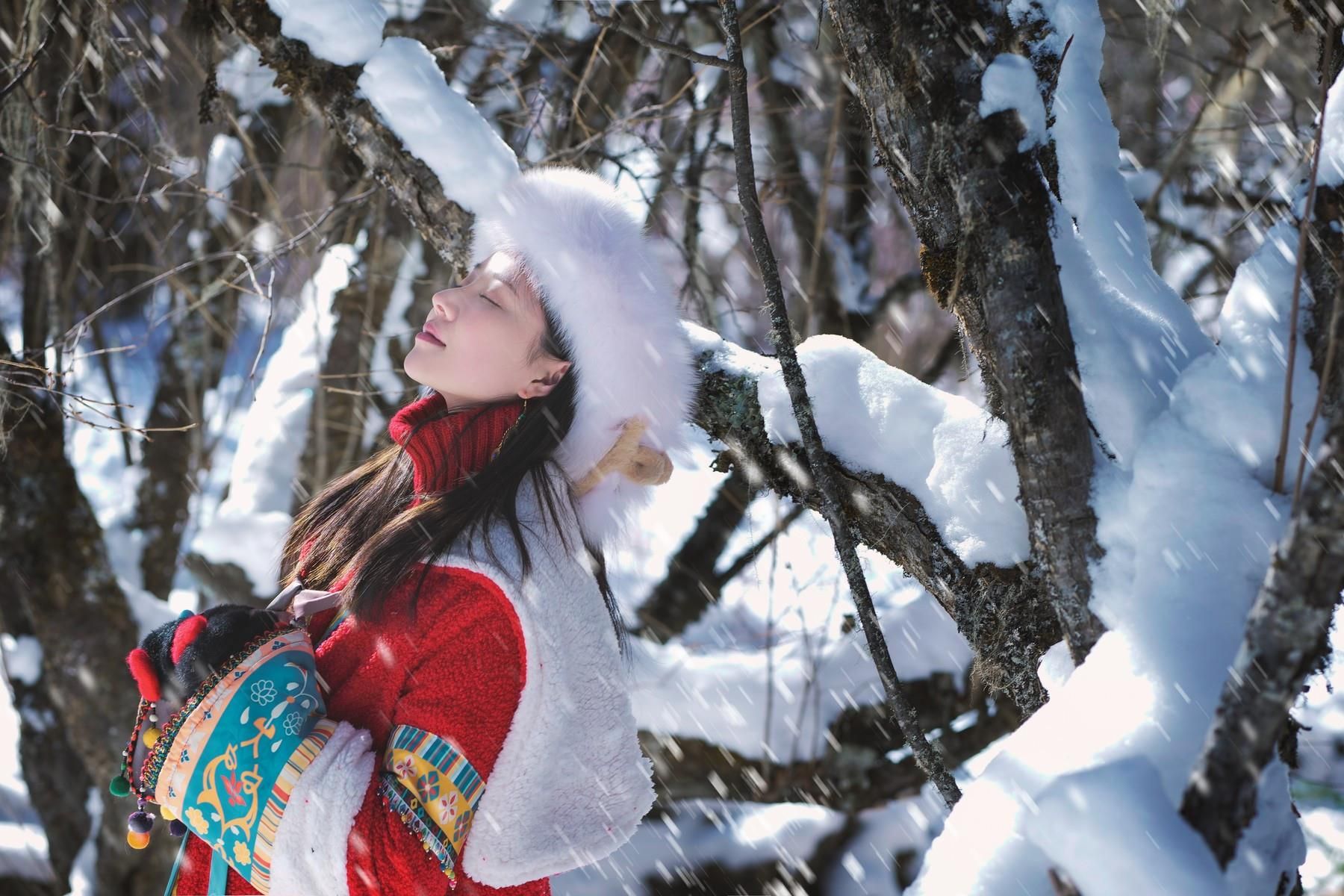 Nian Nian Cosplay Abaspicious Snow Geralls хороший урожай