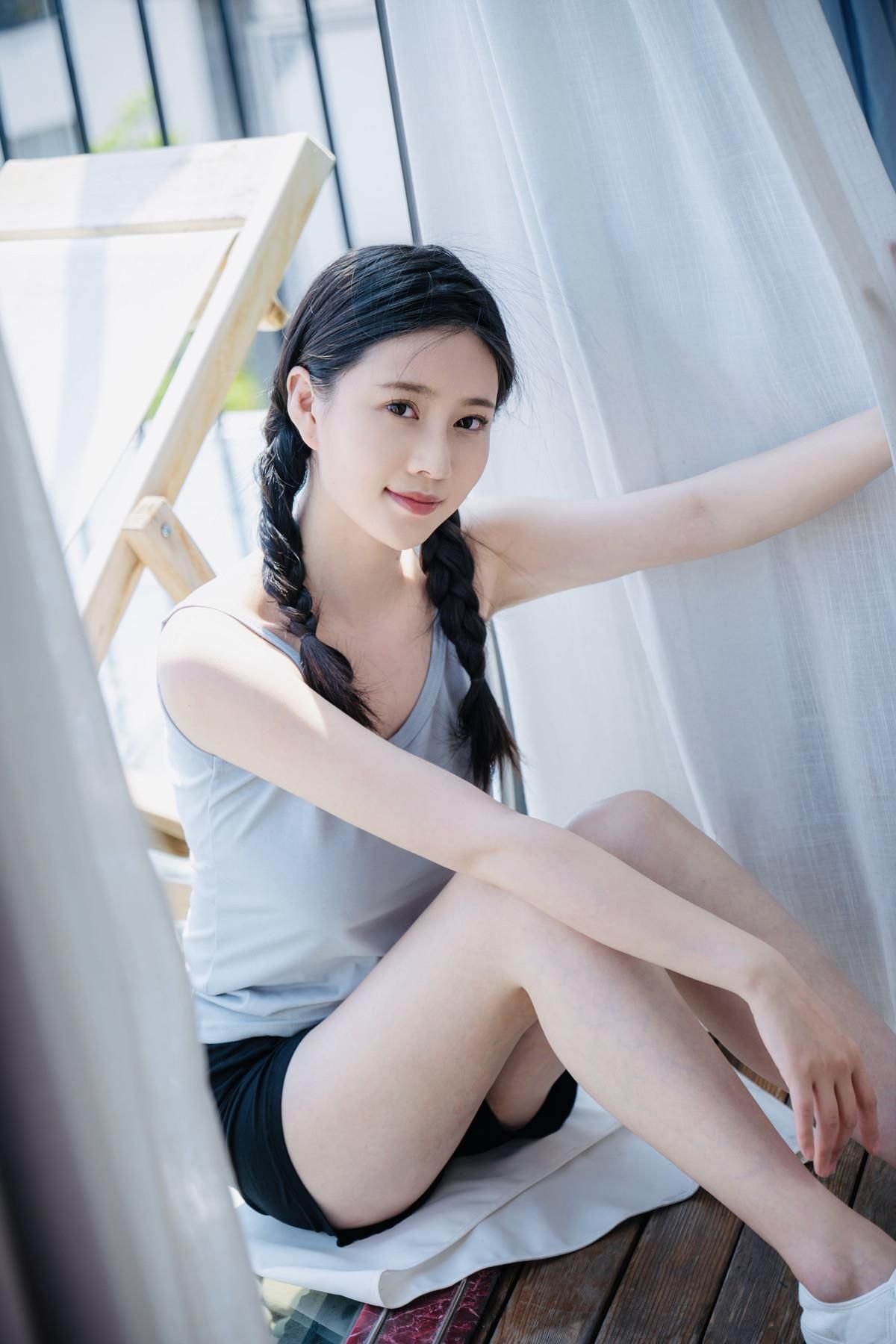 Nian Nian Cosplay Spring Breeze