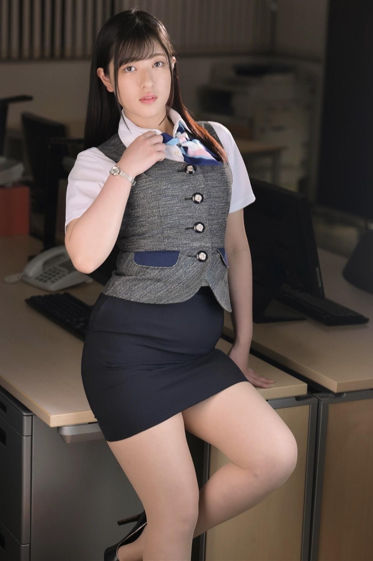 Kobato Mugi Tobling Work Lady Vol.
