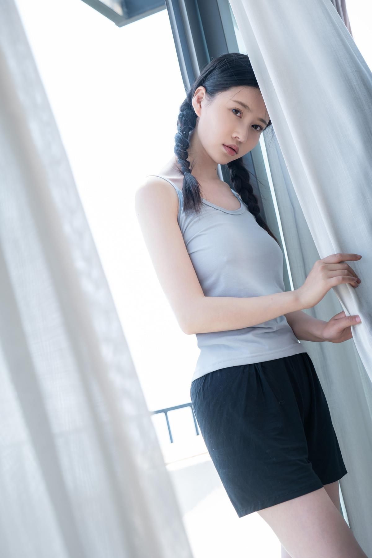 Nian Nian Cosplay Spring Breeze