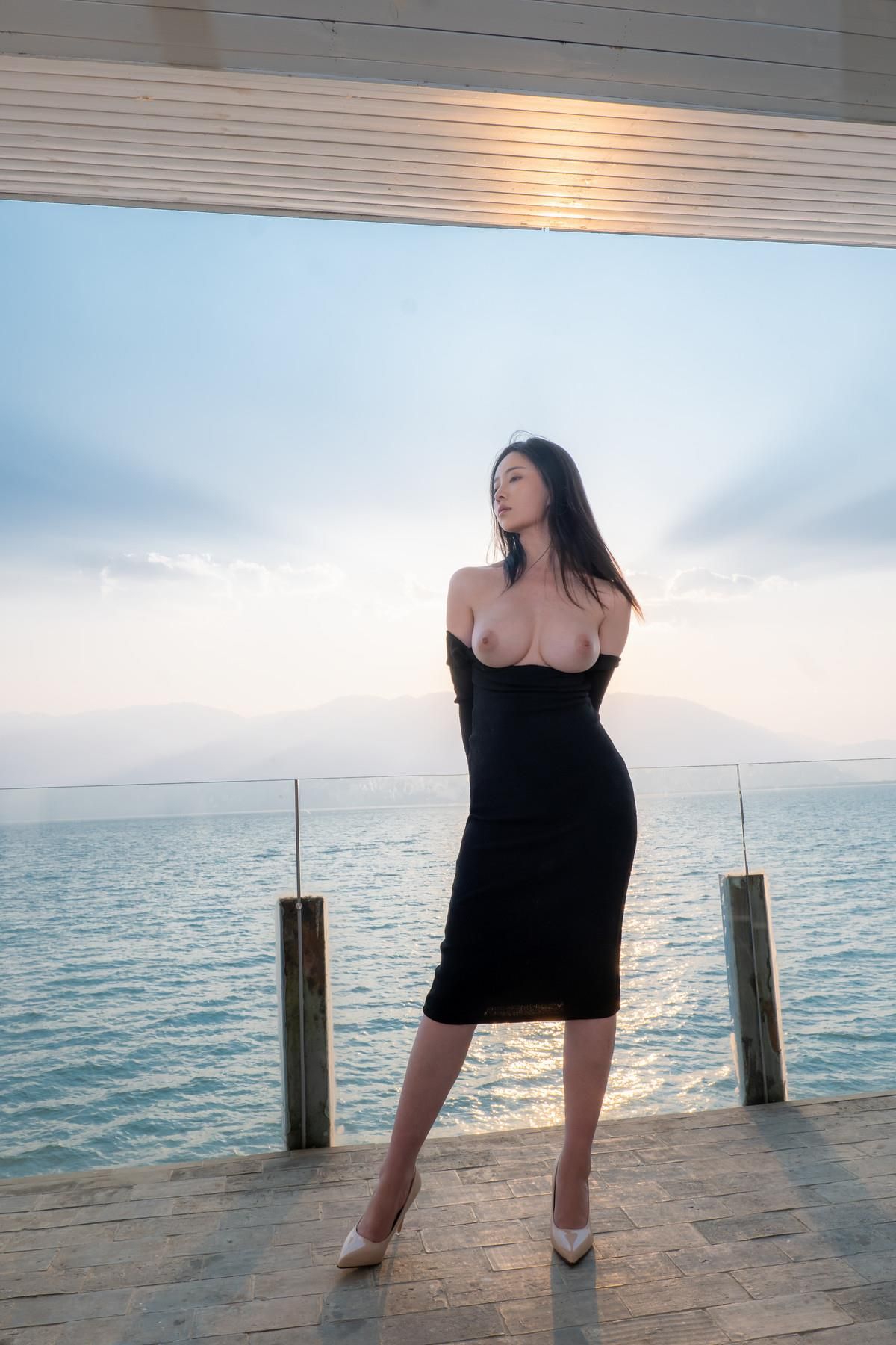 Nian Nian Cosplay Erhai Lake