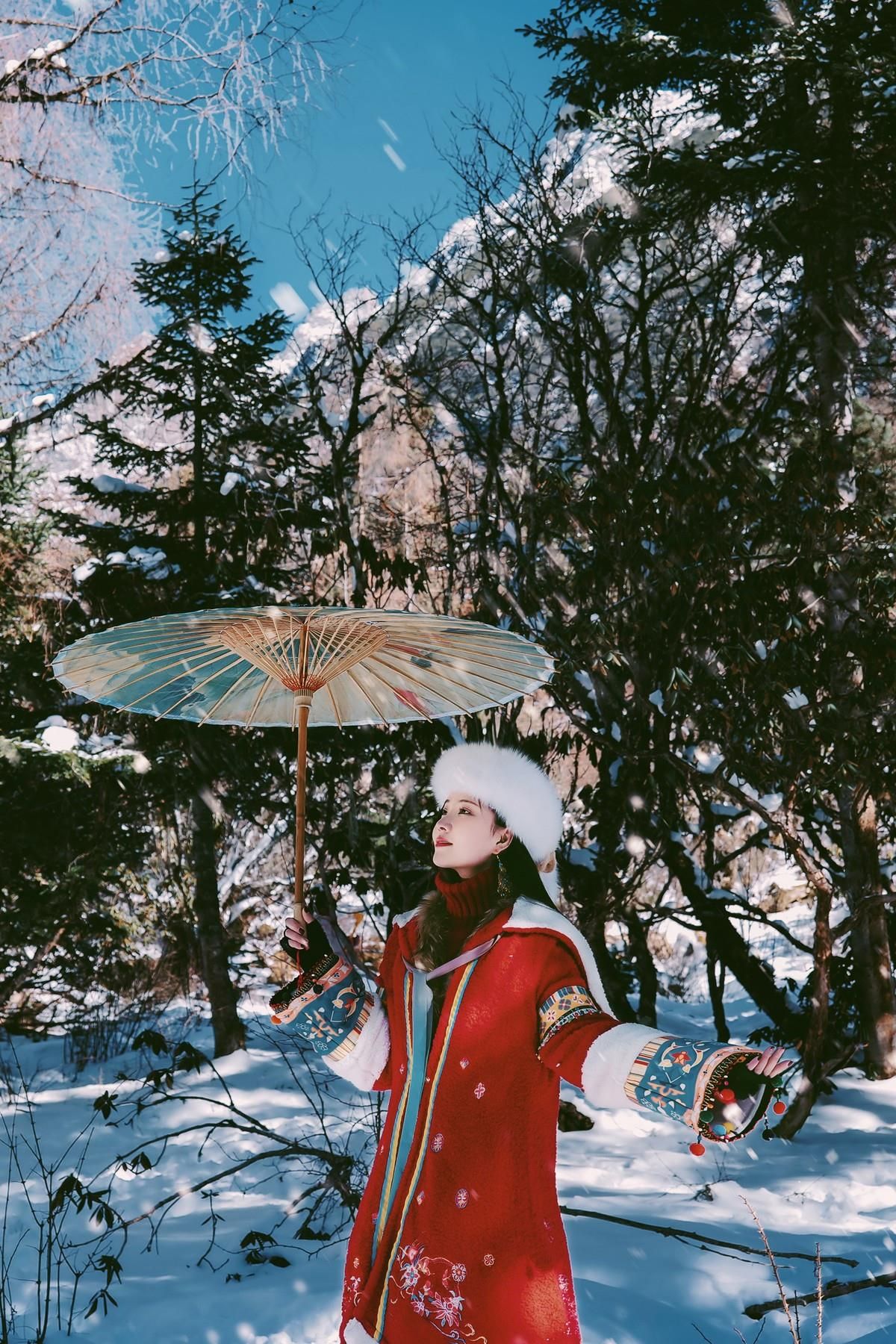 Nian Nian Cosplay Abaspicious Snow Geralls хороший урожай