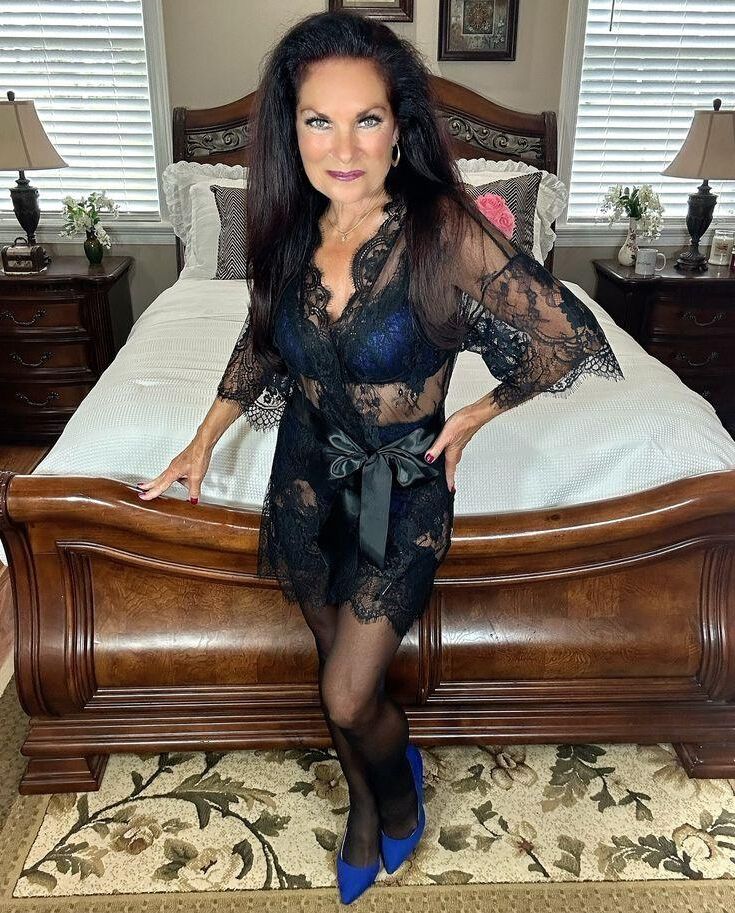 Grannies and MILFS in Lingerie 