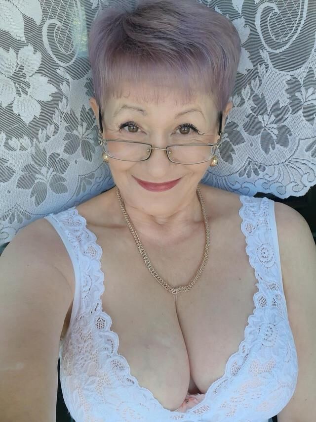 Grannies and MILFS in Lingerie 