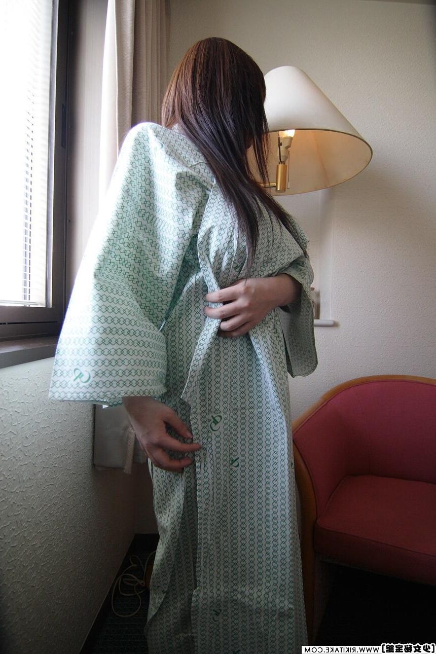 Modelo de desnudos japonés MEGUMI Kousaka (no muestres cara)