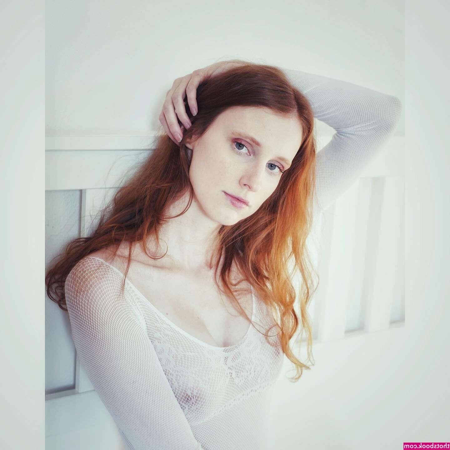 Czech sexy Adriana 