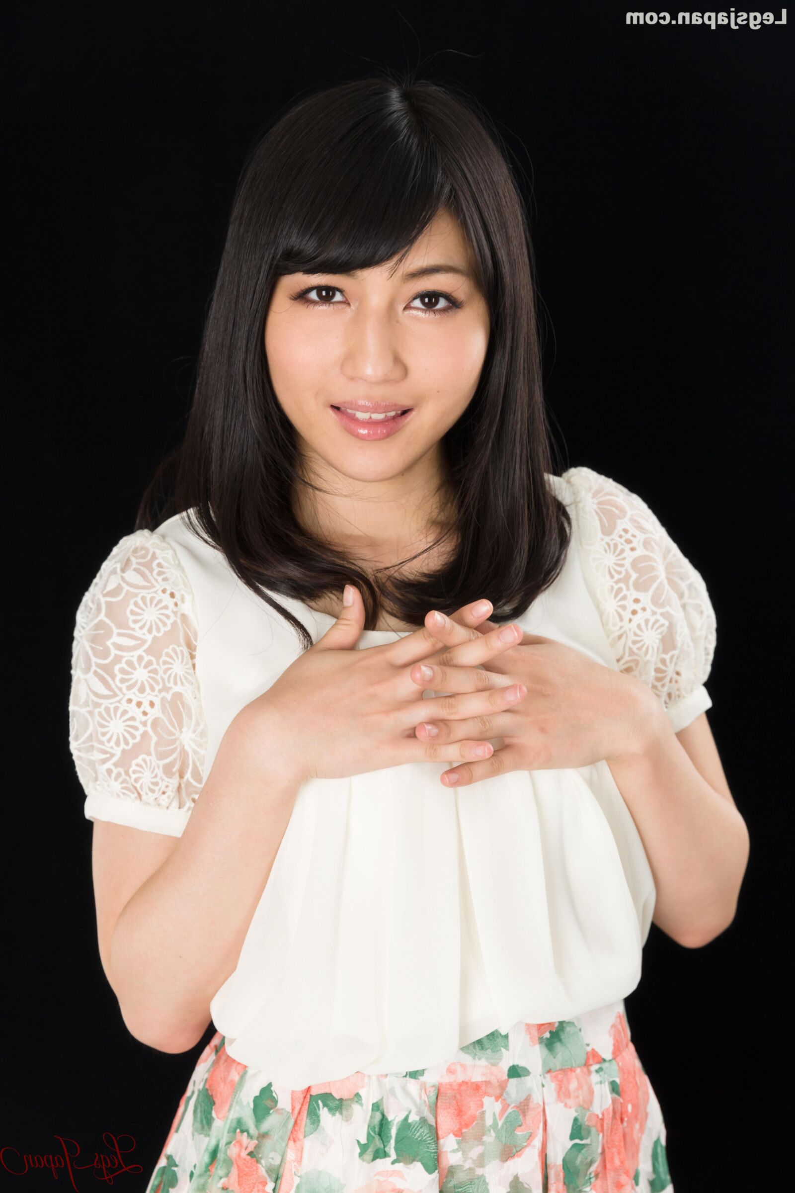 modelo de desnuda japonés REO Saionji