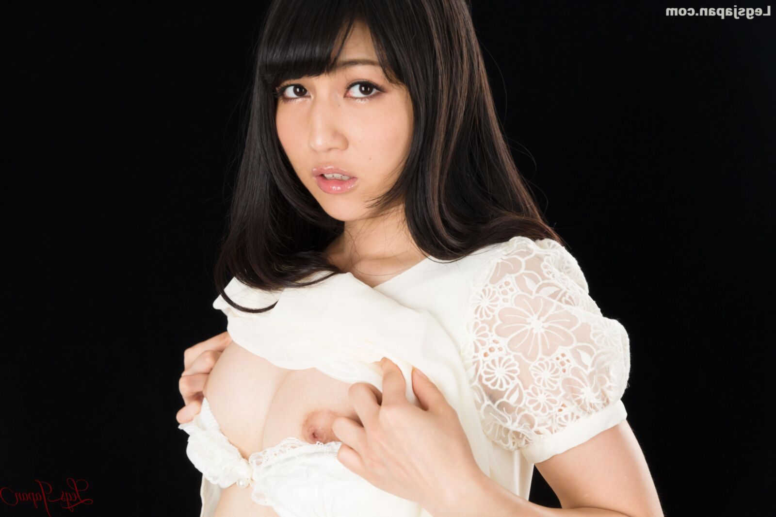 modelo de desnuda japonés REO Saionji